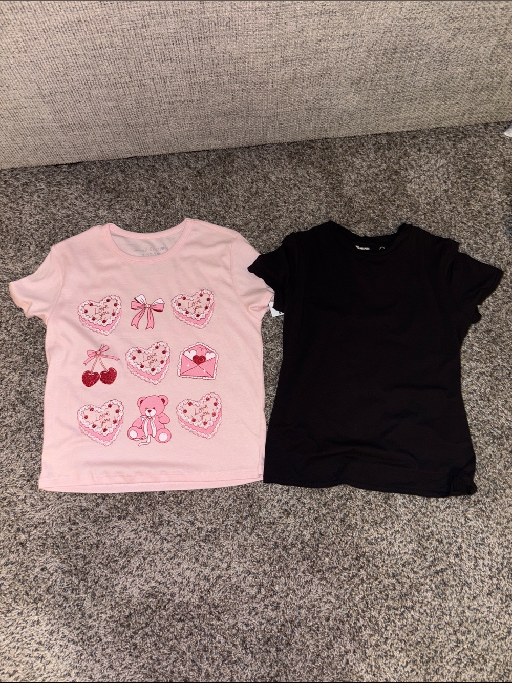 No Boundaries Pink Short Sleeve Graphic Tee with Hearts & Bear